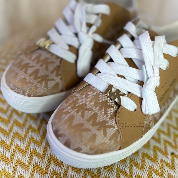 Michael Kors Tan Jacquard Court Shoe - Picture 1 of 5